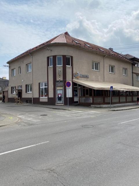 Laguna Ubytovanie Nemšová エクステリア 写真